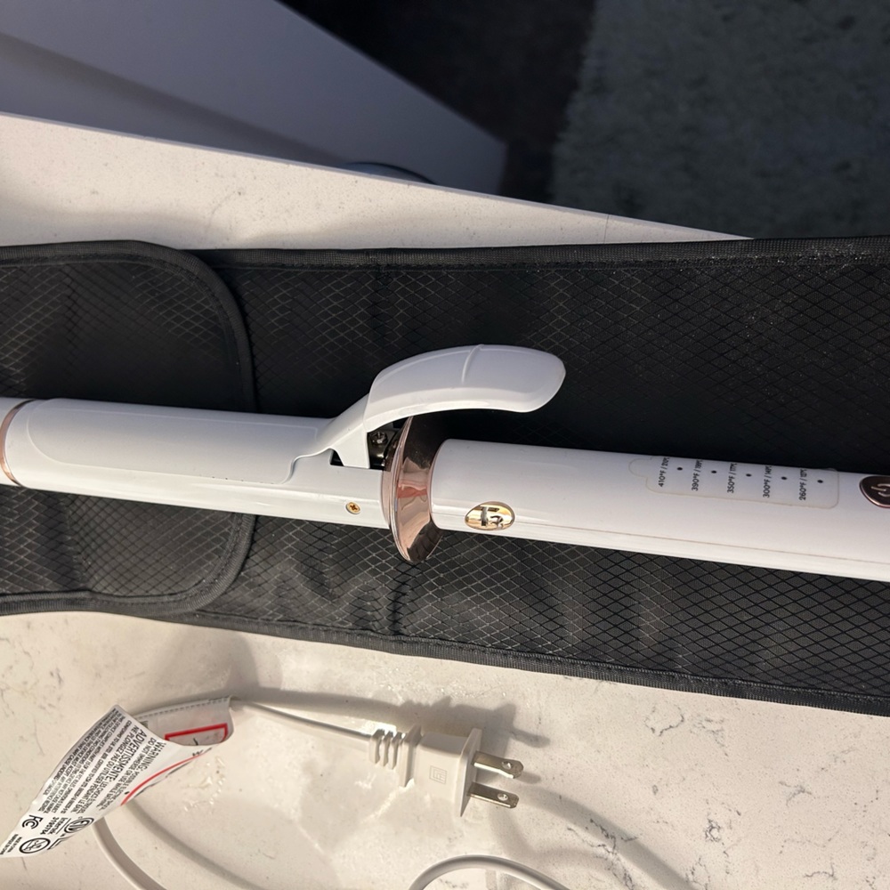 T3 1.25” curling iron with case